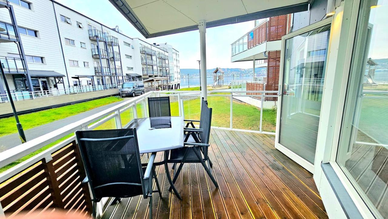 Very Cozy And Central Appartment Near The City Centre Тромсьо Екстериор снимка